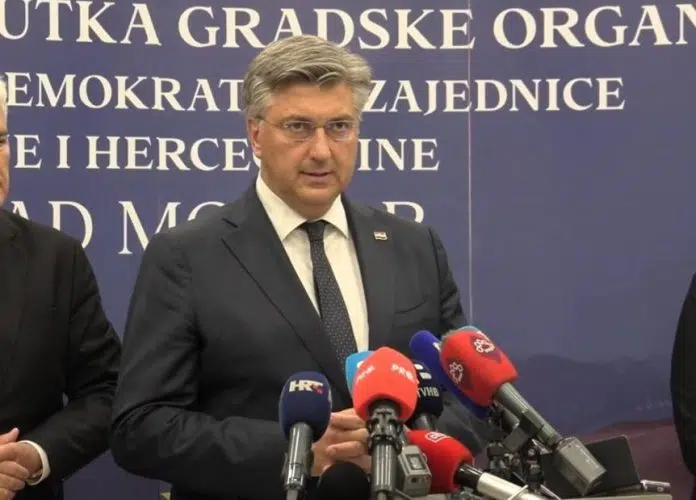 Vlada Republike Hrvatske odobrila 6,5 milijuna eura za projekte Hrvata Vlada Republike Hrvatske Odobrila 65 Milijuna Eura Za Projekte Hrvata