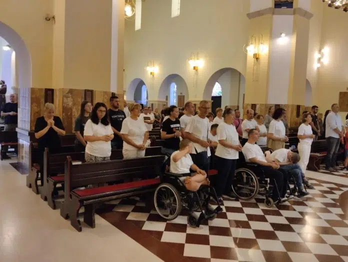 Zajedničko druženje i molitva: Članovi zajednice „Vjera i Svjetlo“ gostovali 1723984962 Zajednicko Druzenje I Molitva Clanovi Zajednice „Vjera I Svjetlo Gostovali