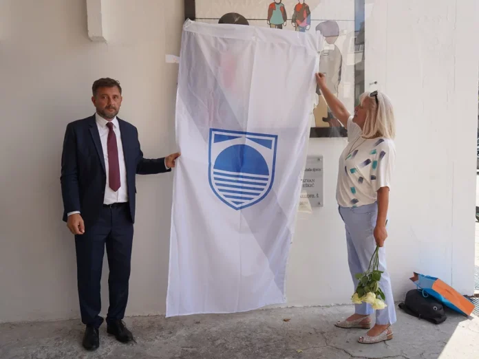 Otkriveno Spomen Obiljezje Za Poginulu Djecu U Mostaru Podsjetnik Na Stradanje