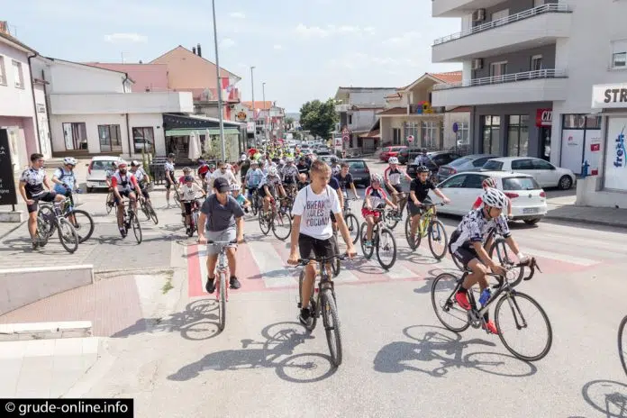 FOTOGRAFIJA: Veliki broj biciklista okupio se na tradicionalnoj biciklijadi posvećenoj 1725210441 Fotografija Veliki Broj Biciklista Okupio Se Na Tradicionalnoj Biciklijadi Posvecenoj