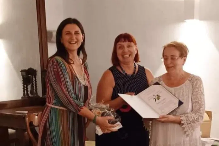 Radica Leko osvojila nagradu „Neretvanska maslina“ za zbirku „Čežnjo neznana“ 1725274981 Radica Leko Osvojila Nagradu „Neretvanska Maslina Za Zbirku „Ceznjo Neznana