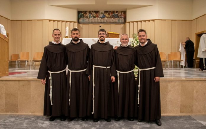 1725373807 Petorica Franjevaca Su Polozila Svecane Redovnicke Zavjete U Posusju