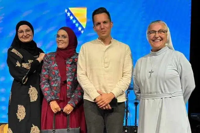 Emotivna večer Armina Muzaferije u Livnu sa koncertom i muralskim 1727192044 Emotivna Vecer Armina Muzaferije U Livnu Sa Koncertom I Muralskim