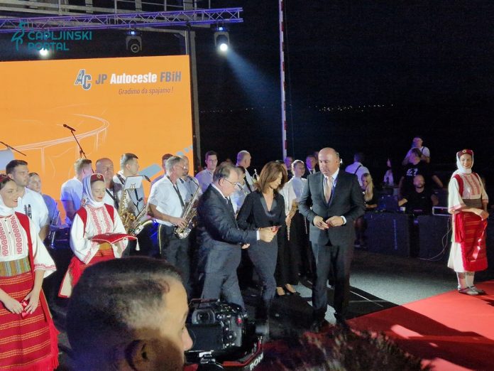 Fotovideo Otvoren Svecani Most Hercegovina Koji Povezuje Capljinu Sa