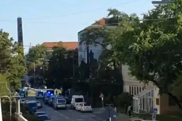 Policija-ustrijelila-muskarca-ispred-izraelskog-generalnog-konzulata-u-Minhenu.jpg Policija Ustrijelila Muskarca Ispred Izraelskog Generalnog Konzulata U Minhenu