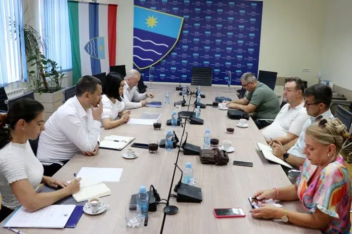 Vlada HNŽ nudi prosvjetarima više od maksimuma radi zaštite djece Vlada Hnz Nudi Prosvjetarima Vise Od Maksimuma Radi Zastite Djece