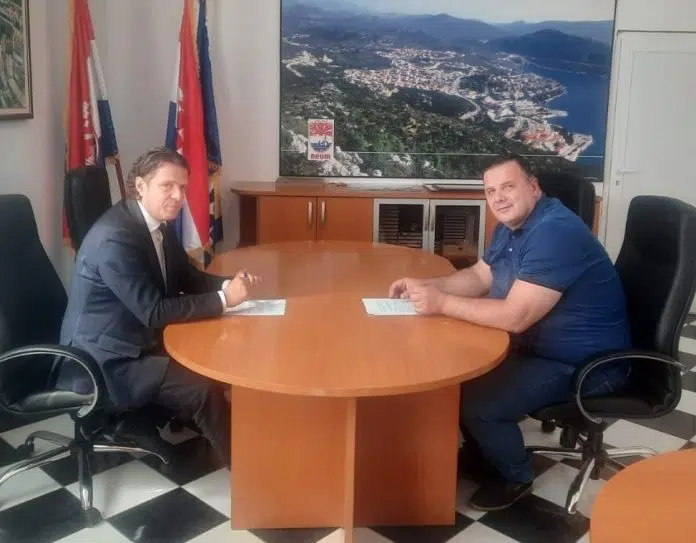Zamjenik predsjednika Vlade Federacije posjetio načelnika Draganu Jurkoviću u radnoj Zamjenik Predsjednika Vlade Federacije Posjetio Nacelnika Draganu Jurkovicu U Radnoj