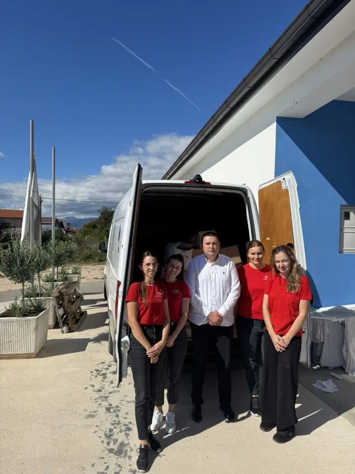 Humanitarna akcija Crvenog križa ŽZH: Ljubuški kao primjer pomoći najpotrebnijima. 1728322582 Humanitarna Akcija Crvenog Kriza Zzh Ljubuski Kao Primjer Pomoci Najpotrebnijima