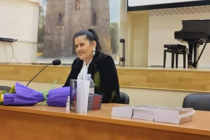 Spisateljica Žana Alpeza iz Gruda objavila knjigu s pomoću veštačke 1729771092 Spisateljica Zana Alpeza Iz Gruda Objavila Knjigu S Pomocu Vestacke