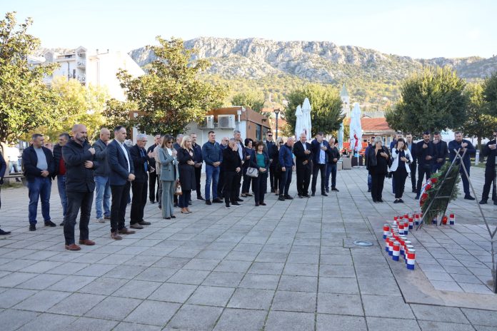 1730361972 Ljubuski Odao Pocast Pokojnim Braniteljima Povodom Blagdana Svih Svetih I