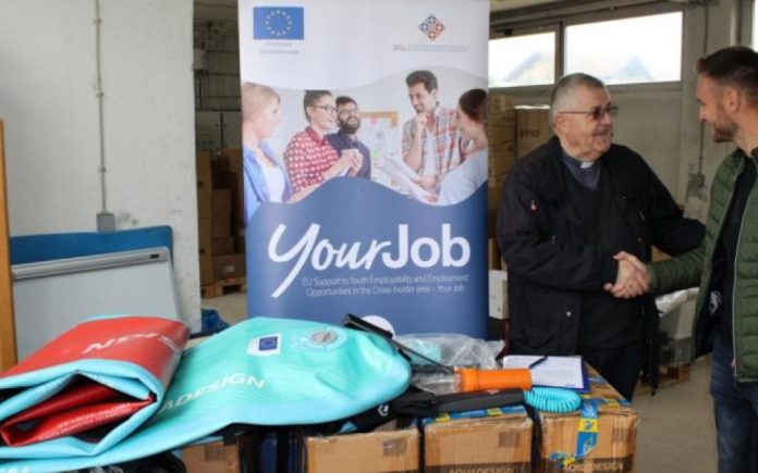 Caritas Bih Dodijelio Opremu U Vrijednosti Od 793000 Km Mladom