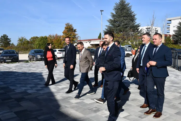 Ministri RH Erlić i Piletić posjećuju općinu Posušje Ministri Rh Erlic I Piletic Posjecuju Opcinu Posusje
