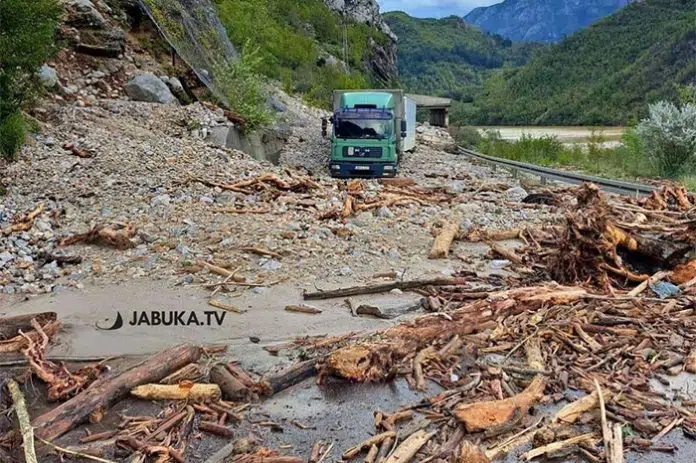 Obustavljen promet na cestama od Jablanice prema Mostaru i Blidinju Obustavljen Promet Na Cestama Od Jablanice Prema Mostaru I Blidinju
