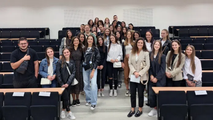 Učenici srednje strukovne škole iz Tomislavgrada učestvuju na konferenciji Ucenici Srednje Strukovne Skole Iz Tomislavgrada Ucestvuju Na Konferenciji Dalmatinka