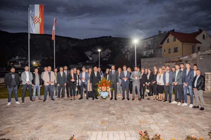 Vise Od 500 Stanovnika Livna Prisustvovalo Zavrsnom Skupu Hdz A 1990