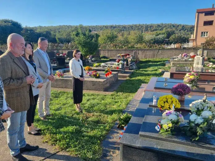 FOTO | Odana počast čapljinskim braniteljima povodom blagdana Svih svetih 1730454815 254 Foto Odana Pocast Capljinskim Braniteljima Povodom Blagdana Svih Svetih