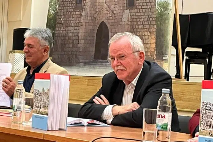 U Posušju predstavljena knjiga Ante Kraljevića o Gangi: Otkriće tradicije 1730543212 U Posusju Predstavljena Knjiga Ante Kraljevica O Gangi Otkrice Tradicije
