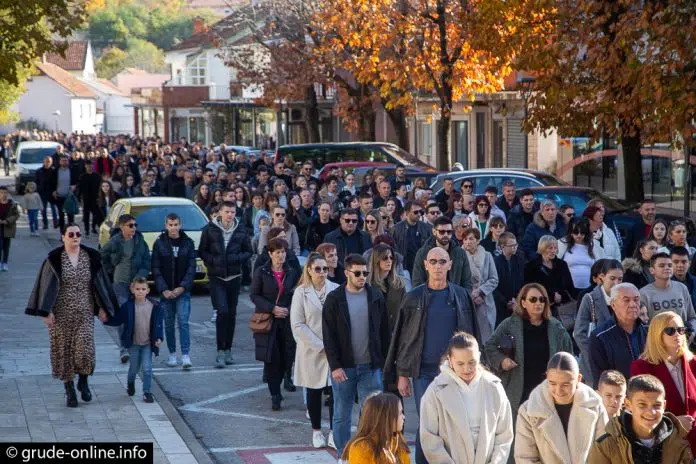 FOTO/VIDEO: Župa Grude slavi svetu Katu. Procesija, misa i narodno