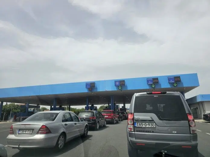 Duge kolone vozila na graničnim prijelazima
