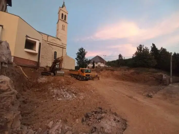 Izdana preporuka da se zaustave trenutni, i svi budući, građevinski