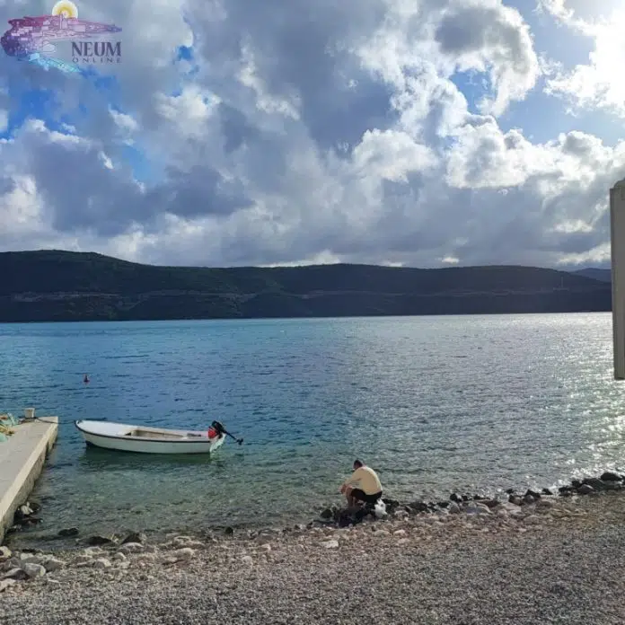 Sunčani i topli dani u Neumu produžili turističku sezonu