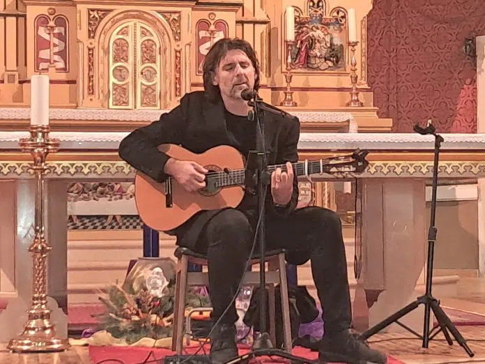 VIDEO / Stijepo Gleđ Markos održao duhovni koncert u prepunoj
