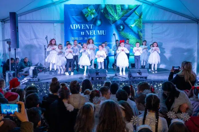 Advent u Neumu: Javni poziv za zakup adventskih kućica