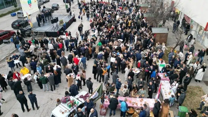Brotnjaci uživali u lijepom predblagdanskom druženju na Broćanskom trgu