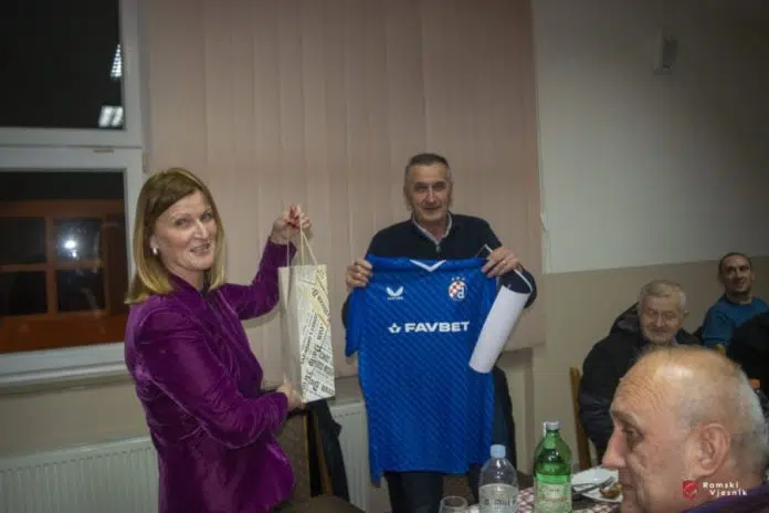 Djelatnici Srednje škole Prozor u mirovinu ispratili kolegu profesora Franju