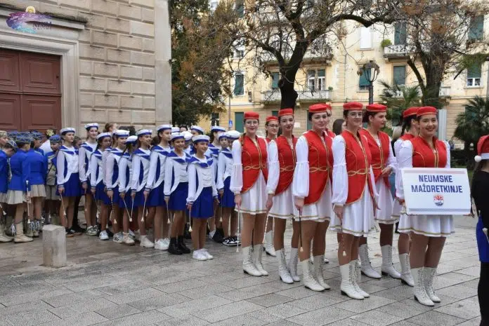 FOTO: Neumske mažoretkinje na Adventu u Zadru