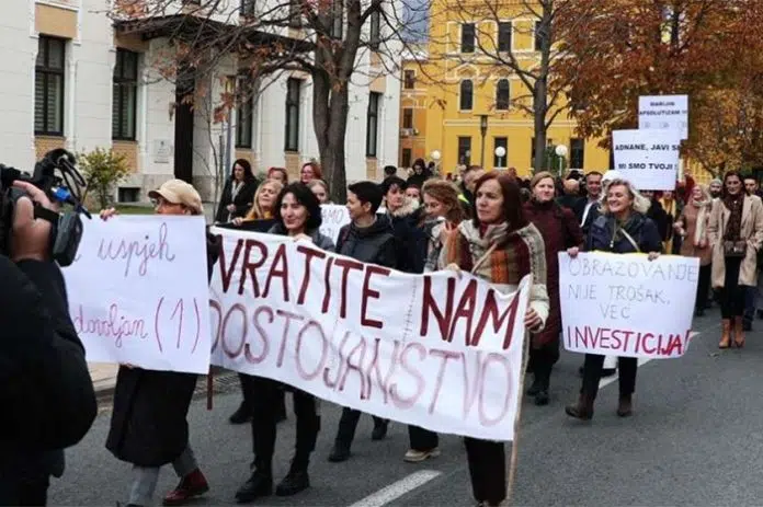 Prosvjedni skup prosvjetara u Mostaru: Nećemo odustati od naših zahtjeva