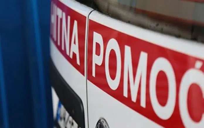 Vatrogasci-i-hitna-izvlacili-unesrecene-iz-automobila.jpg