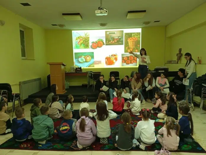 Franjevačka kreativna radionica privukla veliko zanimanje roditelja i djece (foto)