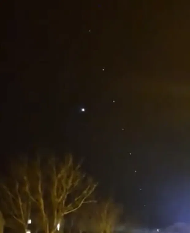 VIDEO Mještani Posušja svjedočili neobičnoj pojavi na nebu: Starlink sateliti