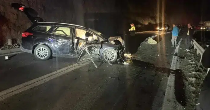 Stijena pala na vozilo u Lašvi: Dvije Livanjke ozlijeđene