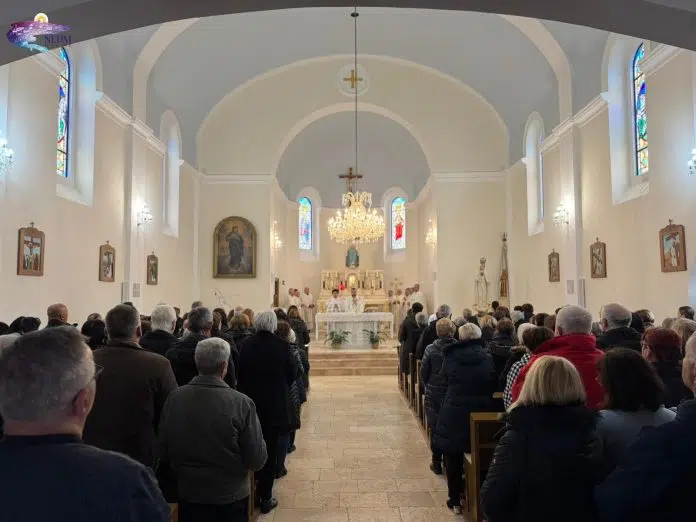 FOTO: U Hrasnu proslavljen blagdan Gospe Lurdske: Vjernici u molitvi