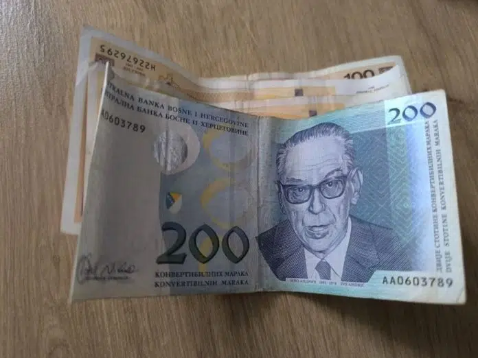 Poslodavci isplaćuju 1000 KM minimalne plaće, ali ukidaju topli obrok