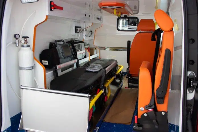 SKB-Mostar-dobila-dva-nova-sanitetska-vozila-–-Sveucilisna-klinicka.jpg