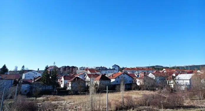 Vrijeme pretežno vedro, nakon toplih dana vraćaju se minusi