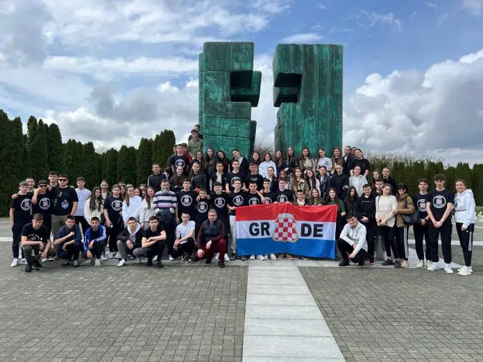 FOTO: Grudski učenici posjetili Vukovar
