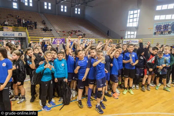 FOTO: U Grudama održan 14. memorijalni rukometni turnir „Žrtve Kupresa