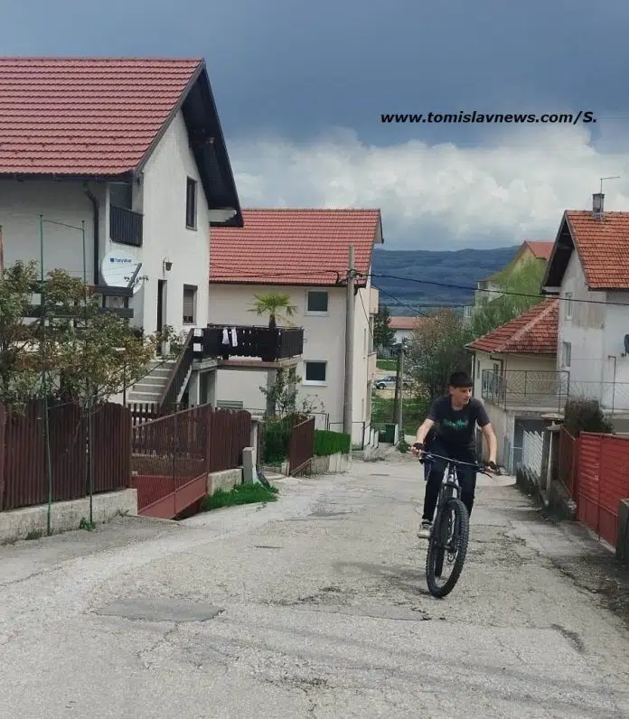 DOBRO vam umjereno vedro jutro iz Tomislavgrada!