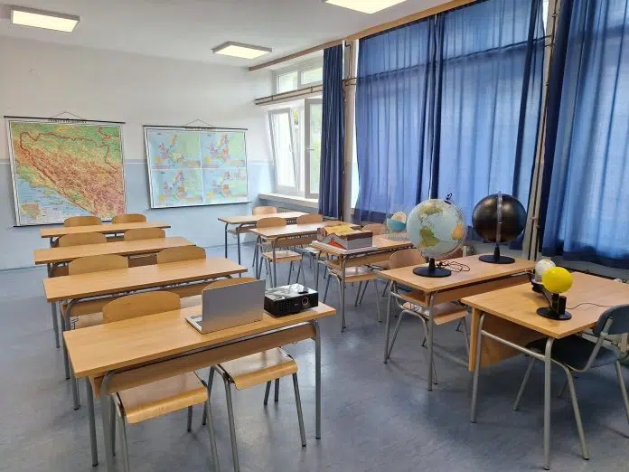 Opremljen kabinet povijesti i geografije u Osnovnoj školi Kardinala Stepinca