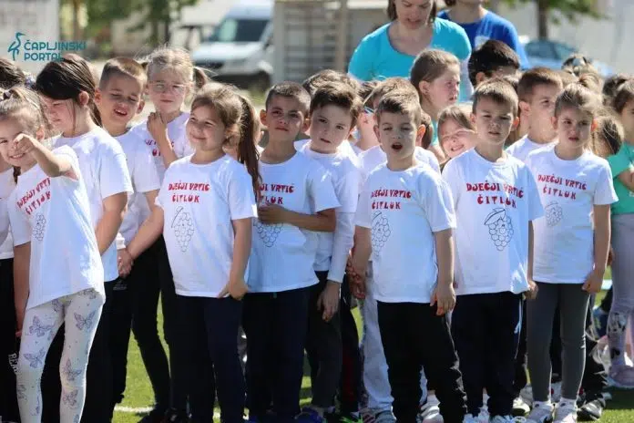 FOTO/VIDEO | Započela Mala olimpijada: Stotine mališana stigle u Čapljinu