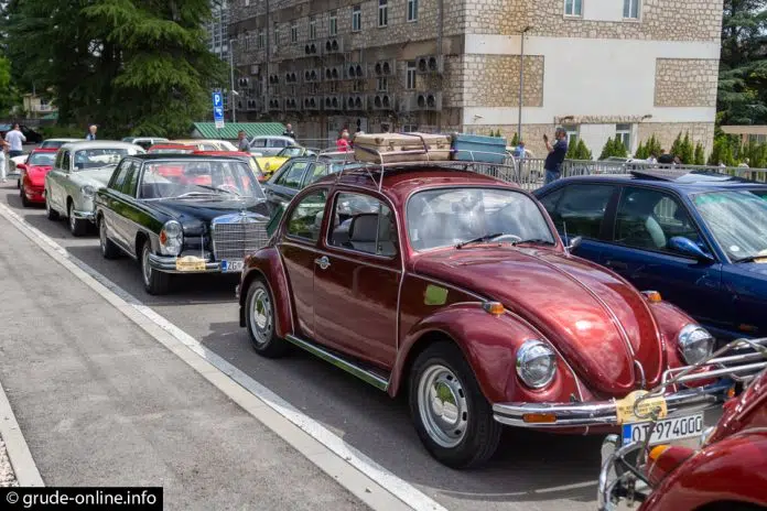 FOTO: Oldtimeri prodefilirali Hercegovinom