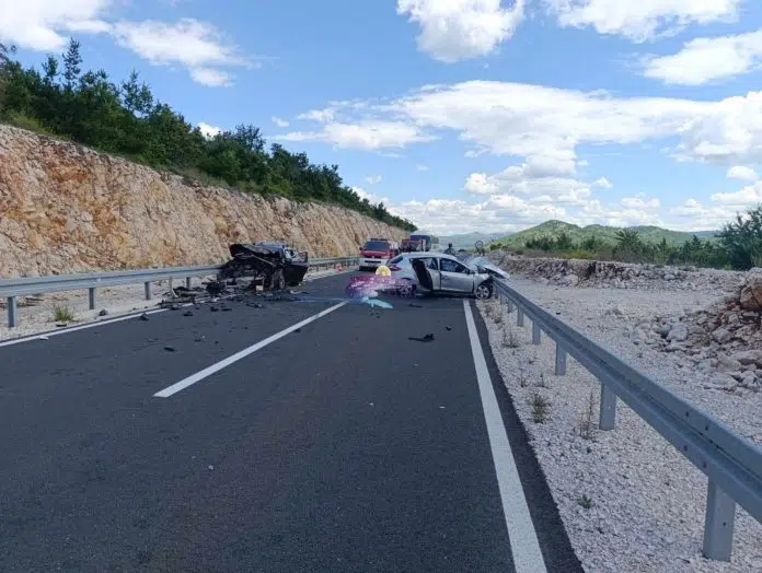 U prometnoj nesreći na cesti Neum-Stolac jedna osoba smrtno stradala,