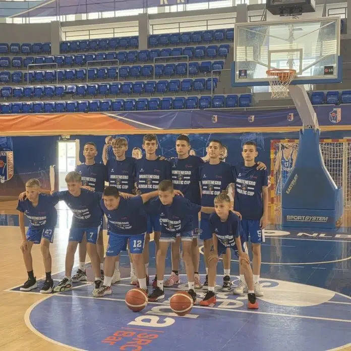 FOTO| Škola košarke Neum druga na međunarodnom turniru u Crnoj
