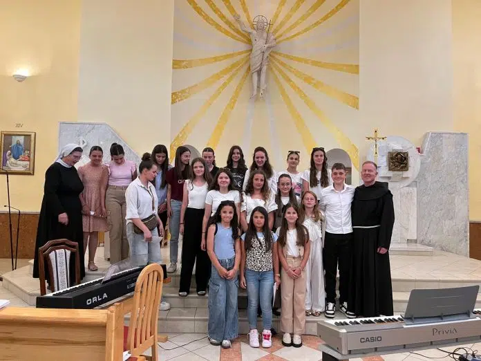 Koncert djece i zborova u Šujici oduševio publiku