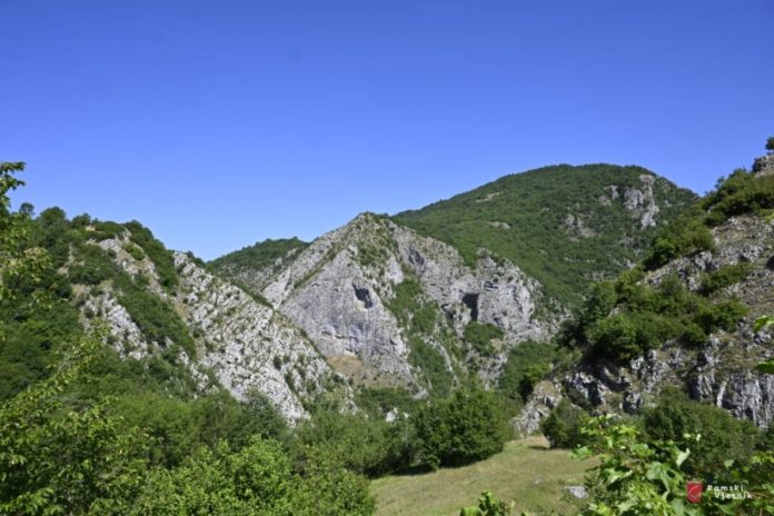 Kuća nije na prodaju, nego ona zove i okuplja svoju