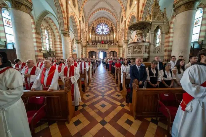 Marin Petrović iz župe Prozor zaređen za svećenika